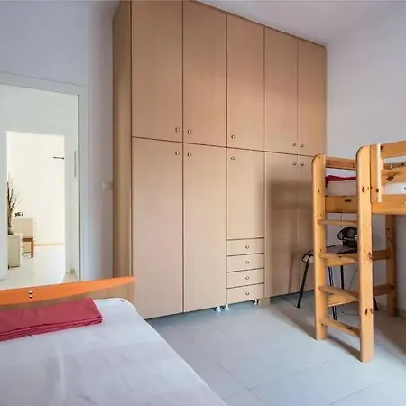 Adorable 3 Bedroom Maisonette In Pounta Apartman