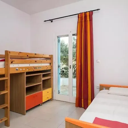 Adorable 3 Bedroom Maisonette In Pounta * Párosz