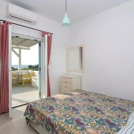 Adorable 3 Bedroom Maisonette In Pounta * Párosz